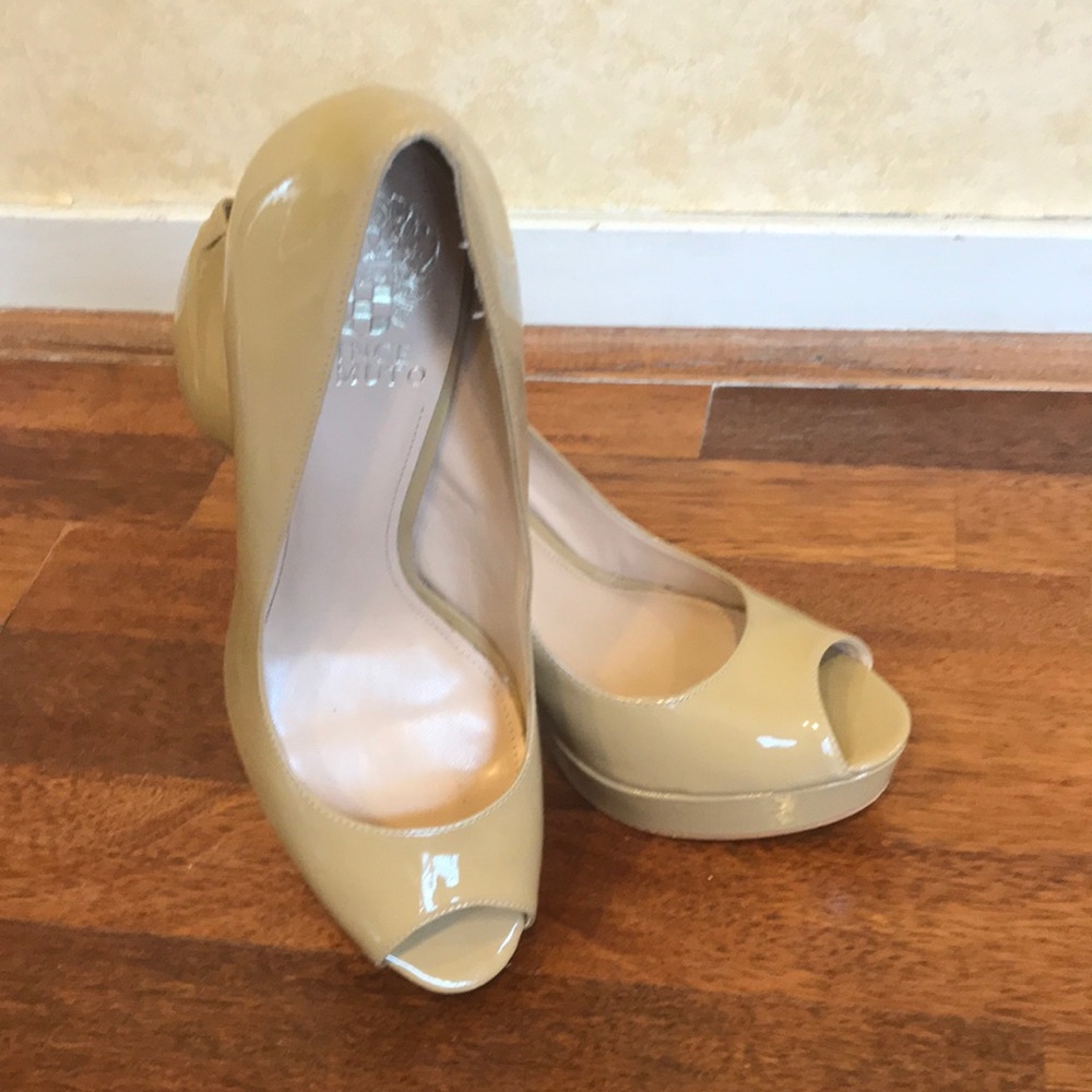 Patent leather heels shoes